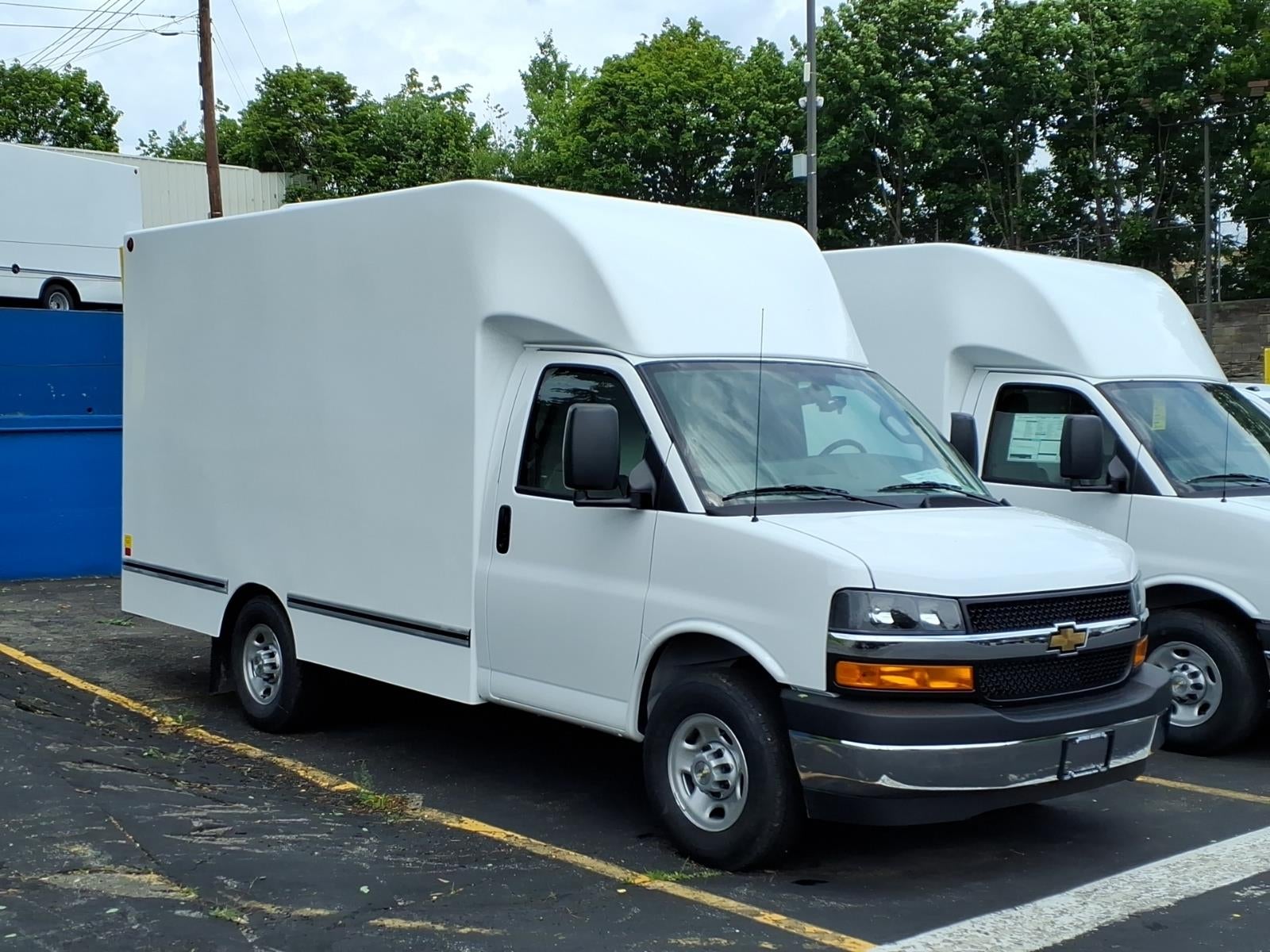 2026 Chevrolet Express Cutaway 3500 1WT