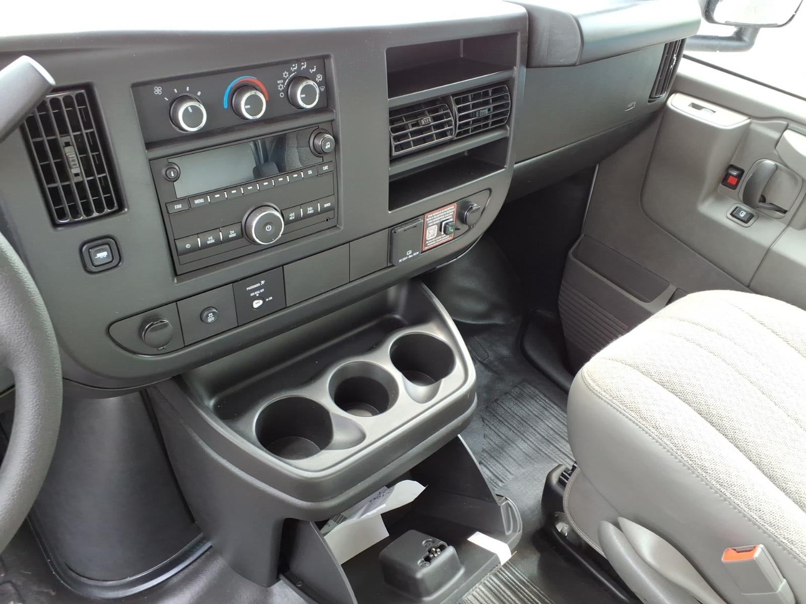 2026 Chevrolet Express Cutaway 3500 1WT