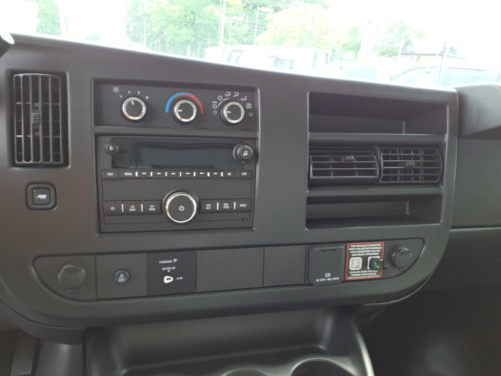2026 Chevrolet Express Cutaway 3500 1WT