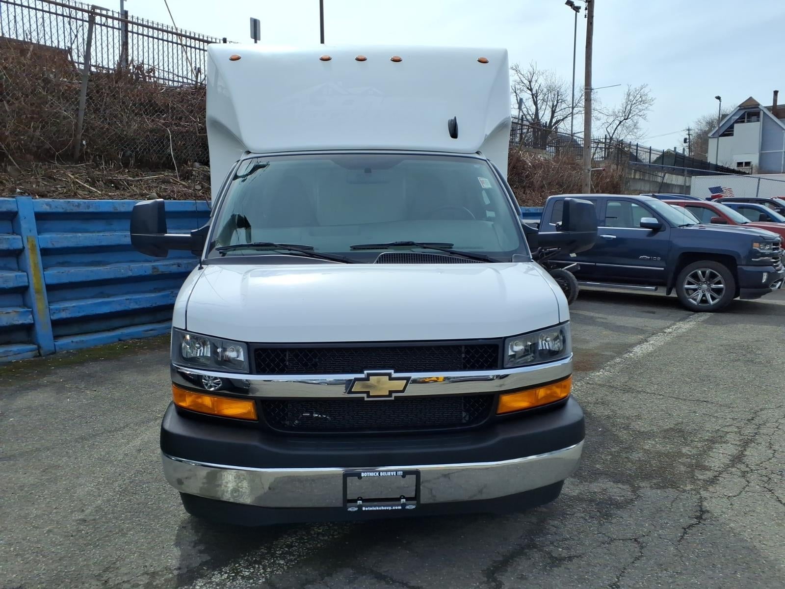 2021 Chevrolet Express Cutaway 3500 Base