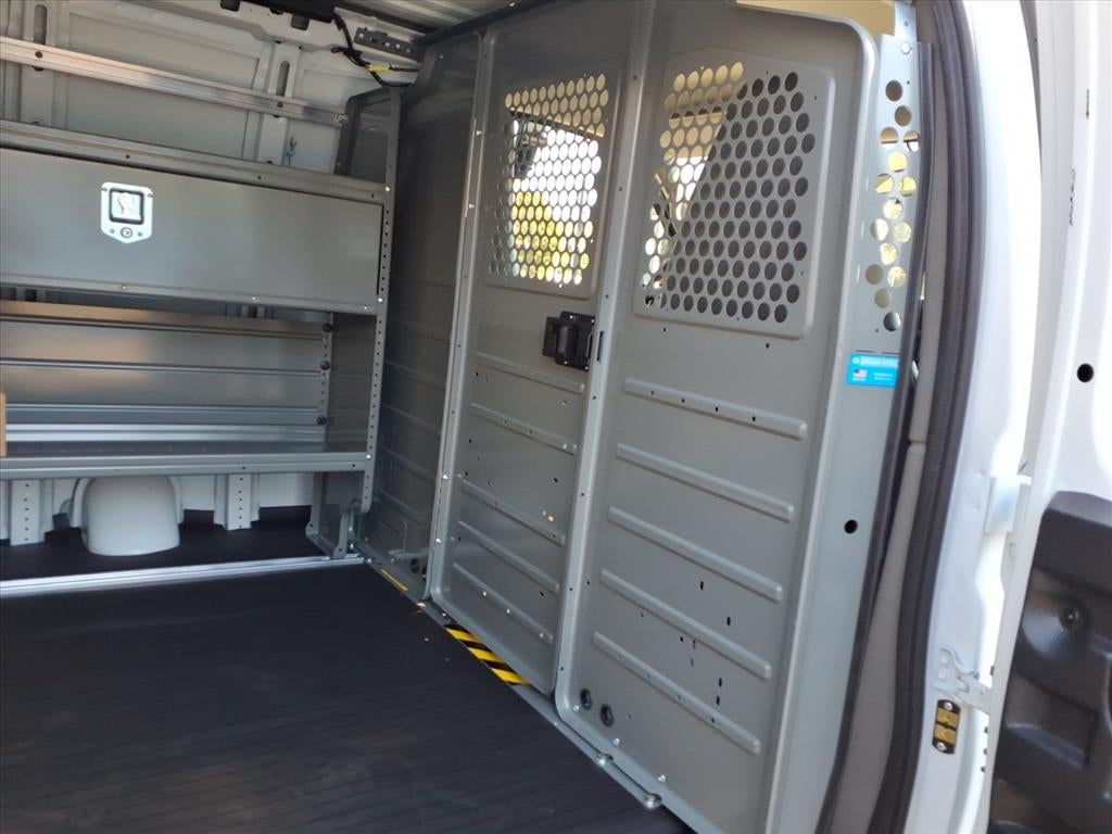 2025 Chevrolet Express Cargo 3500 WT