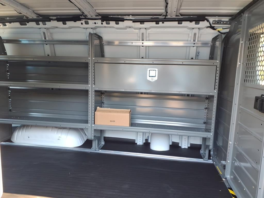 2025 Chevrolet Express Cargo 3500 WT