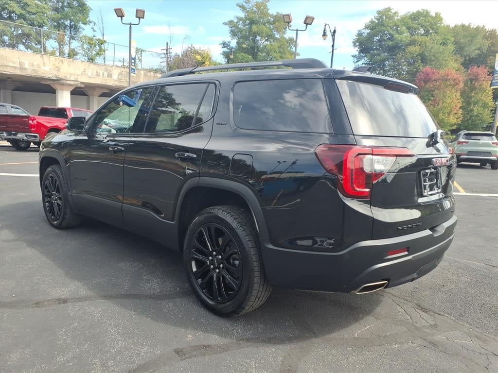 2023 GMC Acadia SLT