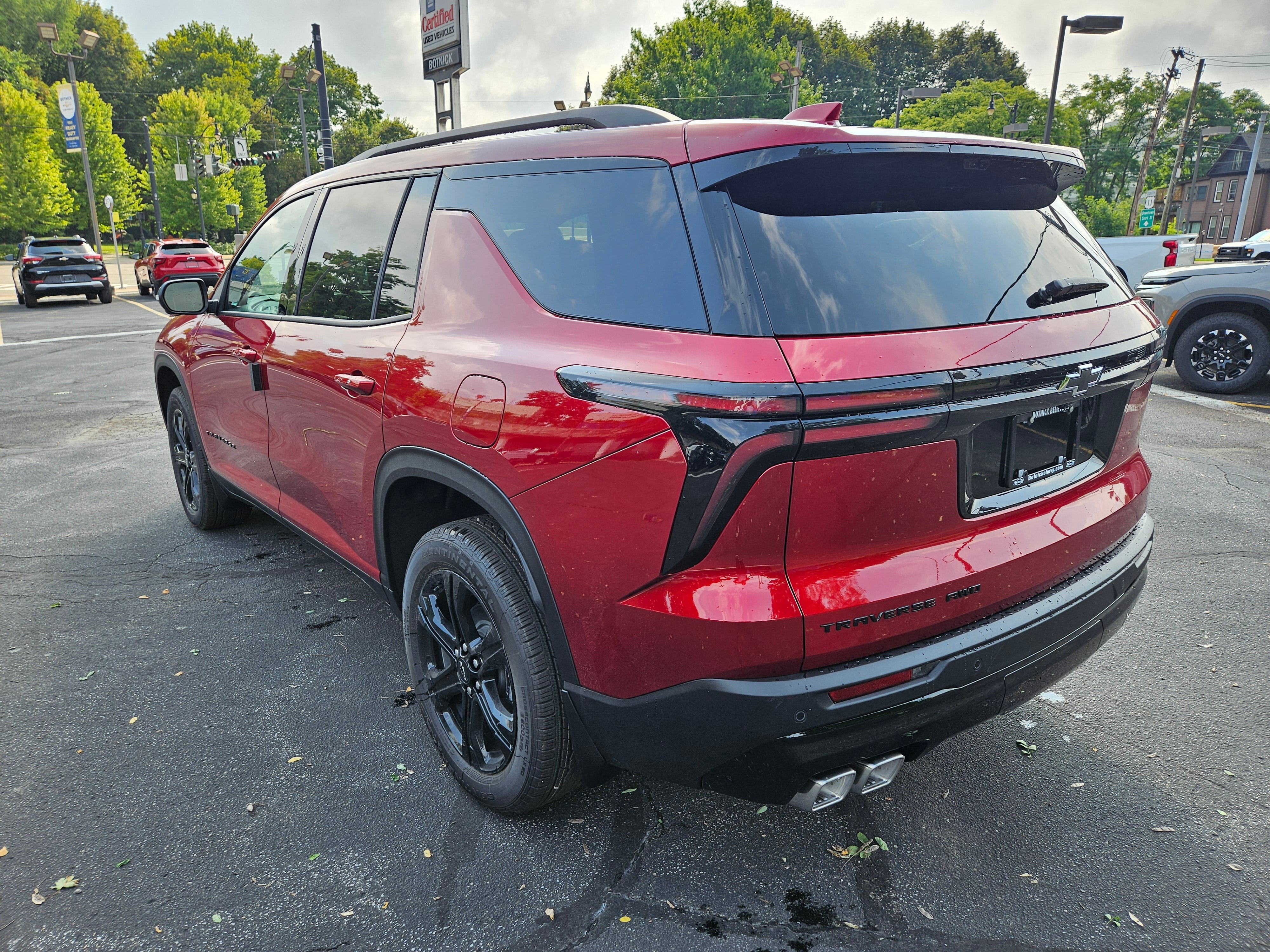 2027 Chevrolet Traverse LT