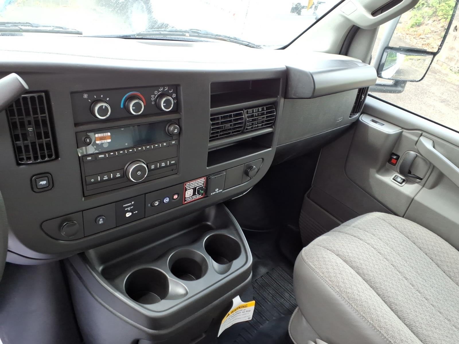 2026 Chevrolet Express Cutaway 3500 1WT