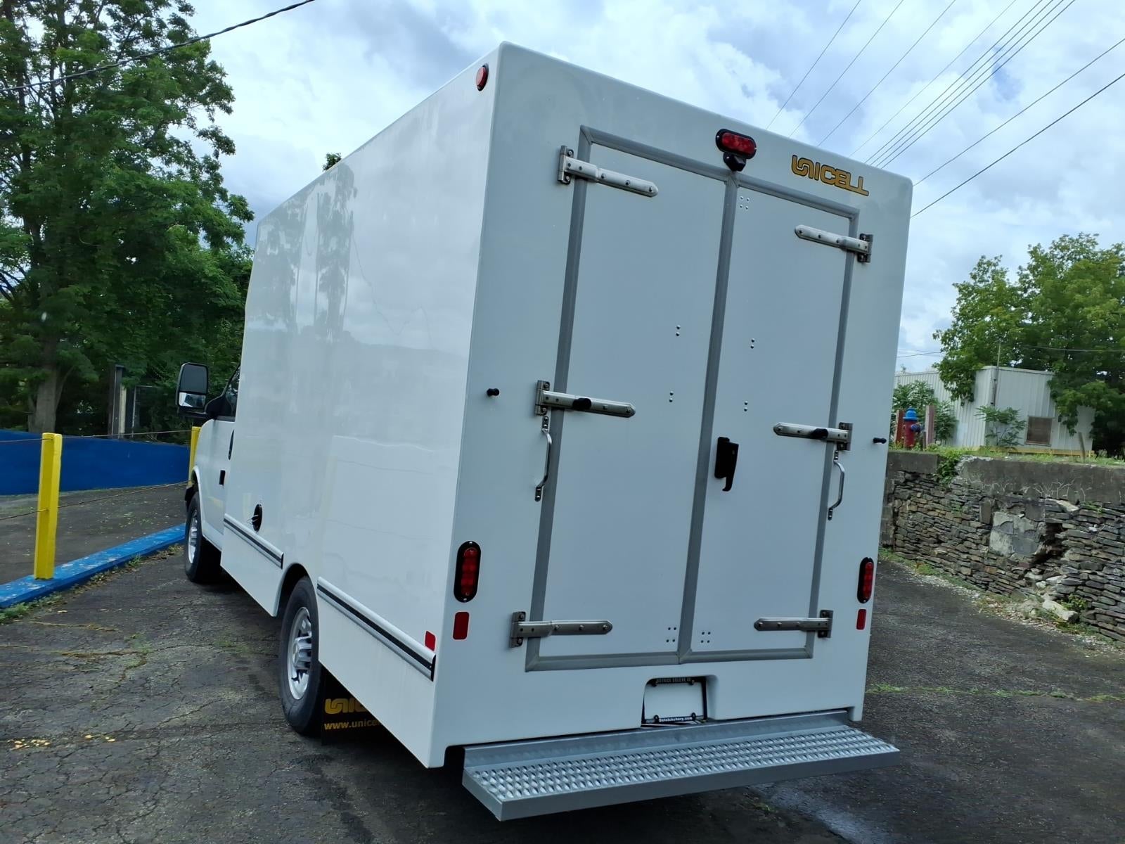 2026 Chevrolet Express Cutaway 3500 1WT