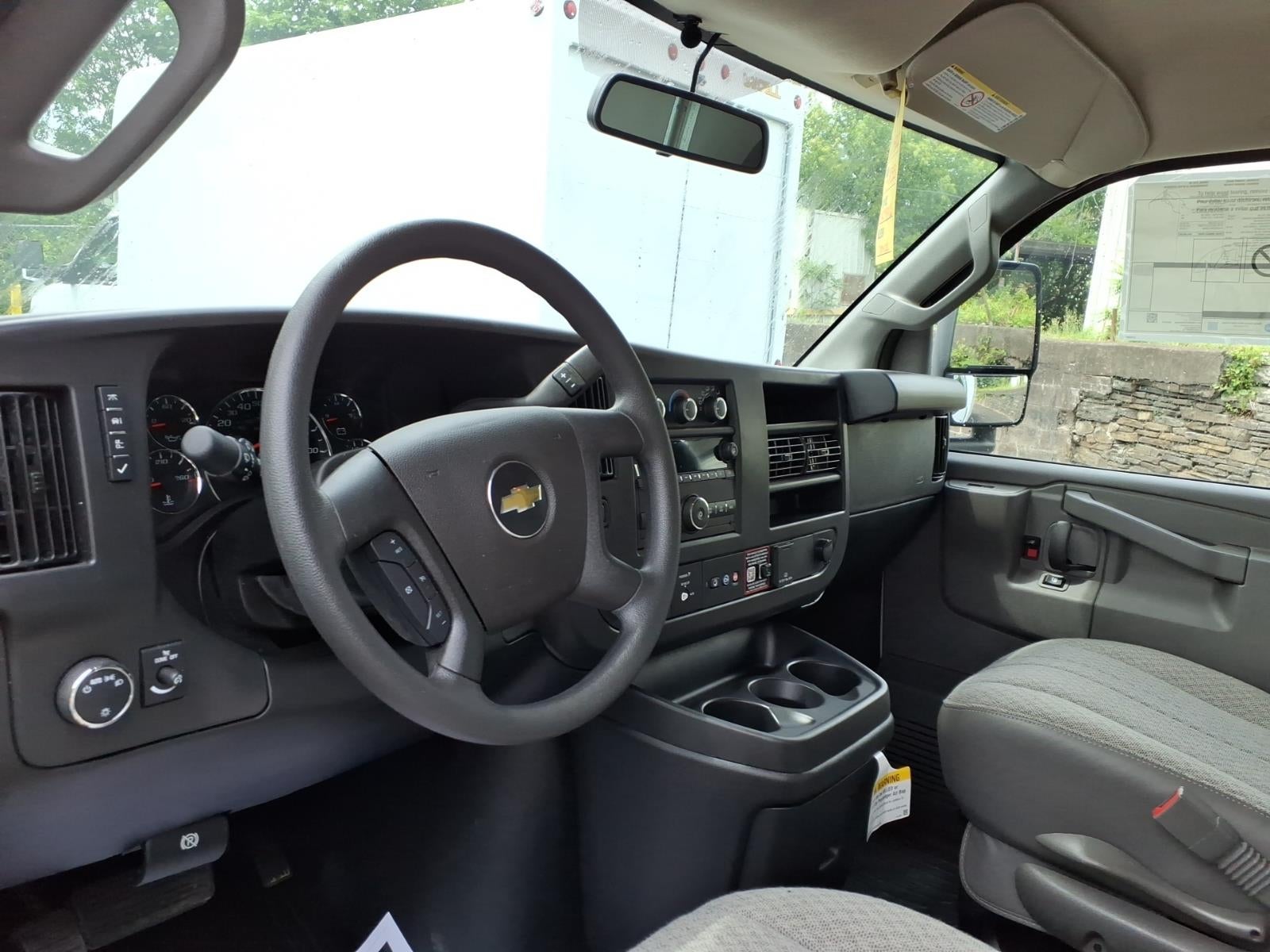 2026 Chevrolet Express Cutaway 3500 1WT