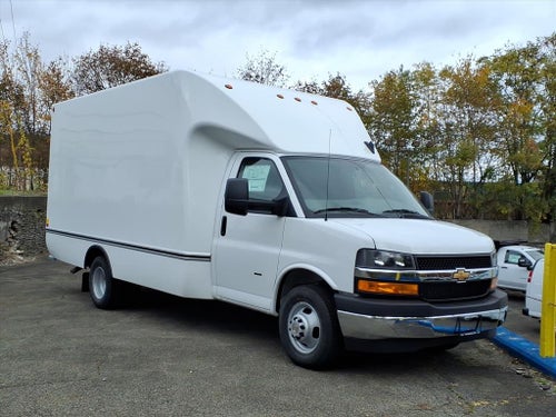 2025 Chevrolet Express Cutaway 3500 1WT