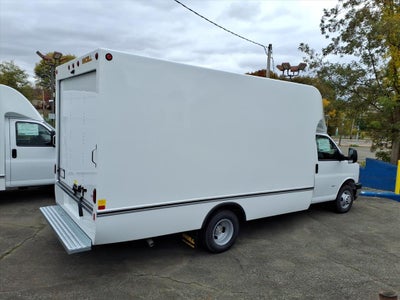 2025 Chevrolet Express Cutaway 3500 1WT