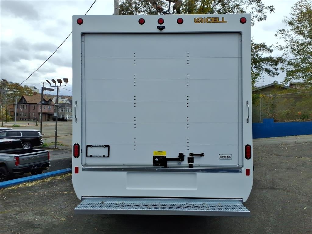 2025 Chevrolet Express Cutaway 3500 1WT