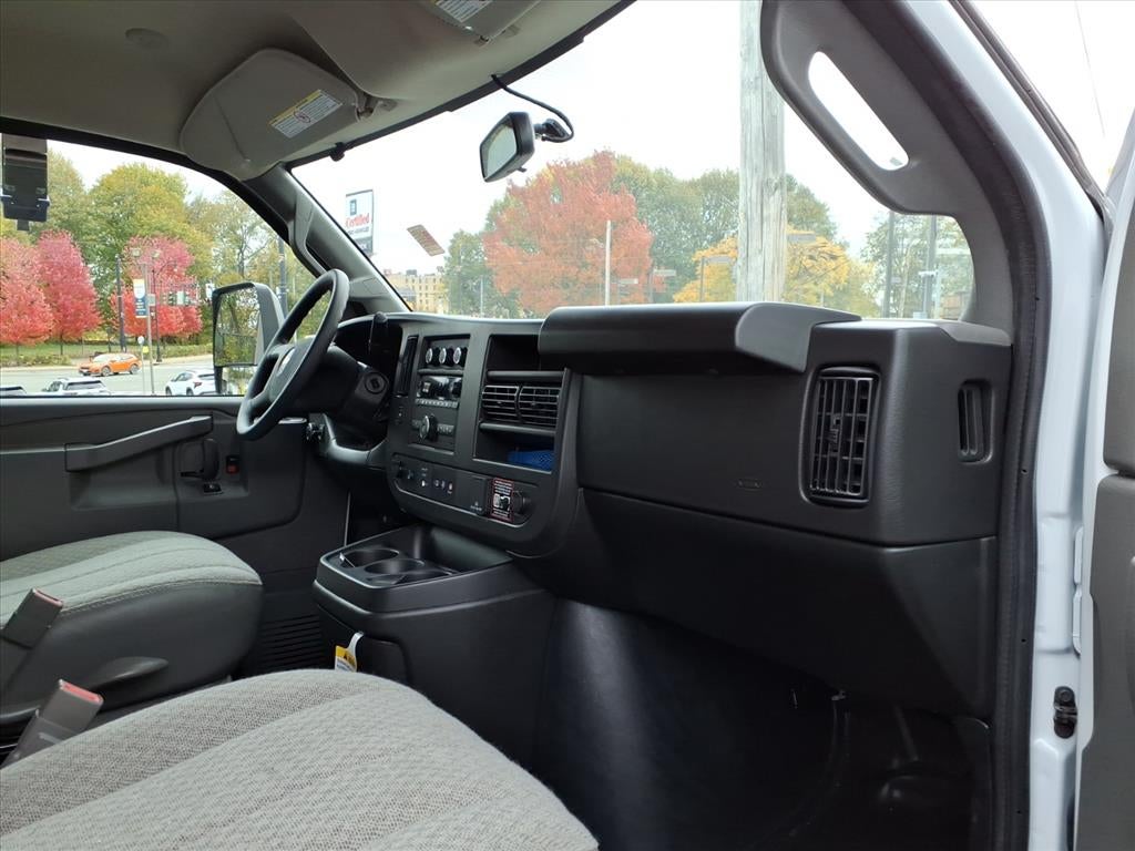 2025 Chevrolet Express Cutaway 3500 1WT