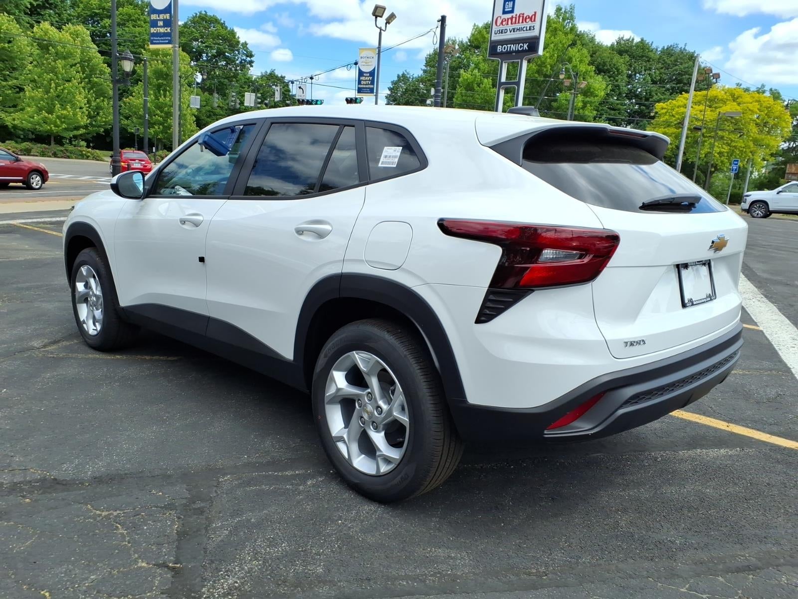 2026 Chevrolet Trax LS